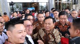 Menteri Pertahanan Prabowo Subianto mendampingi Presiden Jokowi meresmikan Rumah Sakit Tzu Chi. (Dok. Tim Media Prabowo)