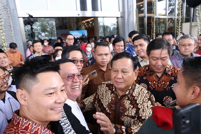 Menteri Pertahanan Prabowo Subianto mendampingi Presiden Jokowi meresmikan Rumah Sakit Tzu Chi. (Dok. Tim Media Prabowo)