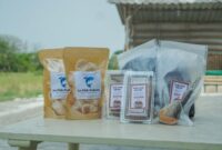 Olahan ikan menjadi salah satu produk unggulan desa yang dikelola oleh BUMDes Desa Sukomulyo, Kecamatan Manyar, Kabupaten Gresik. (Dok. BRI)